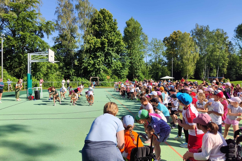 Aufwärmtraining vor dem Spendenlauf